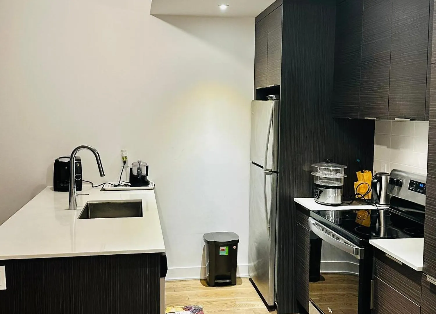 Condo Chambre , Salon , Centre-Ville, Gym Montreal Apartment